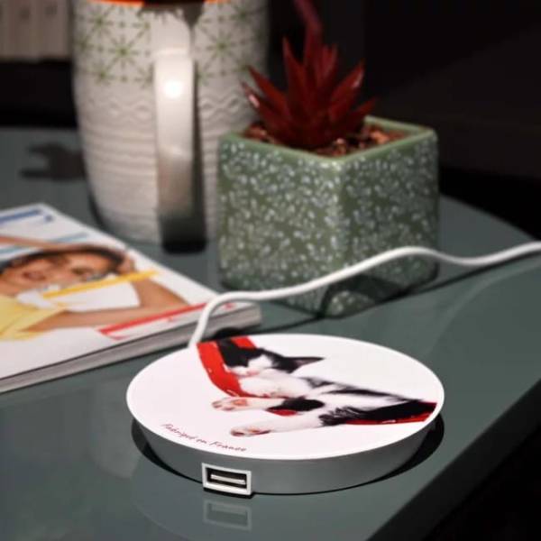 Chargeur avec d'adorable chaton