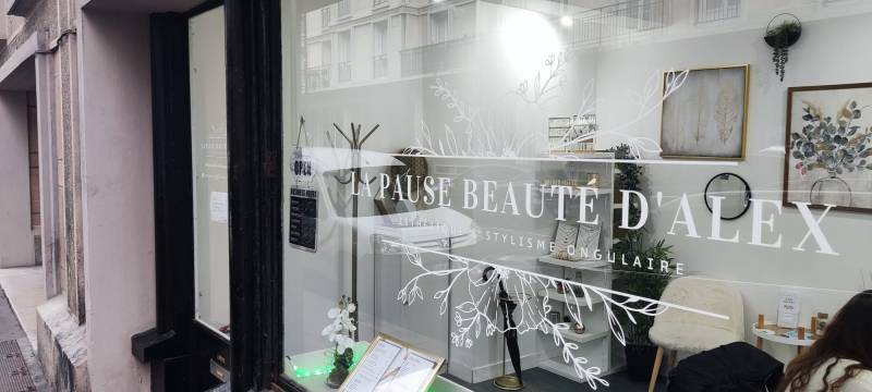 Marquage sur vitrine en polymère et découpe numérique Honfleur