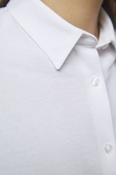 Chemise blanche sur le Havre 